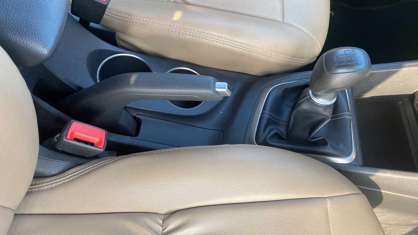 2018 Hyundai Verna 1.6 VTVT SX, Petrol, Manual, 15,929 km, Gear Lever