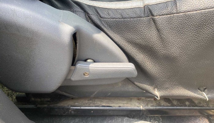 2017 Maruti Alto 800 LXI, Petrol, Manual, 89,409 km, Driver Side Adjustment Panel