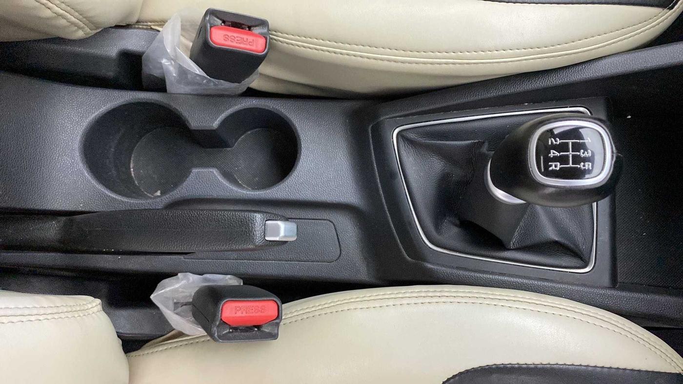 2018 Hyundai Elite i20 ASTA 1.2 (O), Petrol, Manual, 51,309 km, Gear Lever