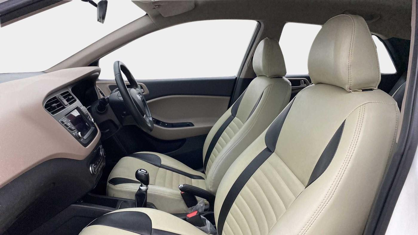 2018 Hyundai Elite i20 ASTA 1.2 (O), Petrol, Manual, 51,309 km, Right Side Front Door Cabin