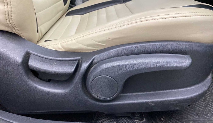 2018 Hyundai Elite i20 ASTA 1.2 (O), Petrol, Manual, 51,309 km, Driver Side Adjustment Panel