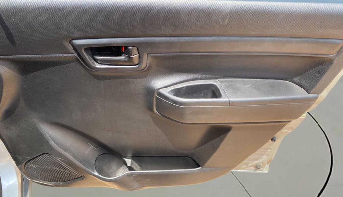 2020 Maruti S PRESSO VXI PLUS AMT, Petrol, Automatic, 24,864 km, Driver Side Door Panels Control