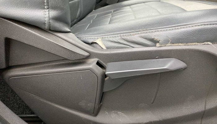 2013 Ford Ecosport TITANIUM 1.5L DIESEL, Diesel, Manual, 1,00,825 km, Driver Side Adjustment Panel