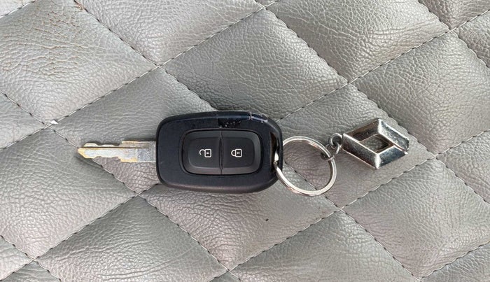 2022 Renault Kwid RXT 1.0, Petrol, Manual, 15,819 km, Key Close Up