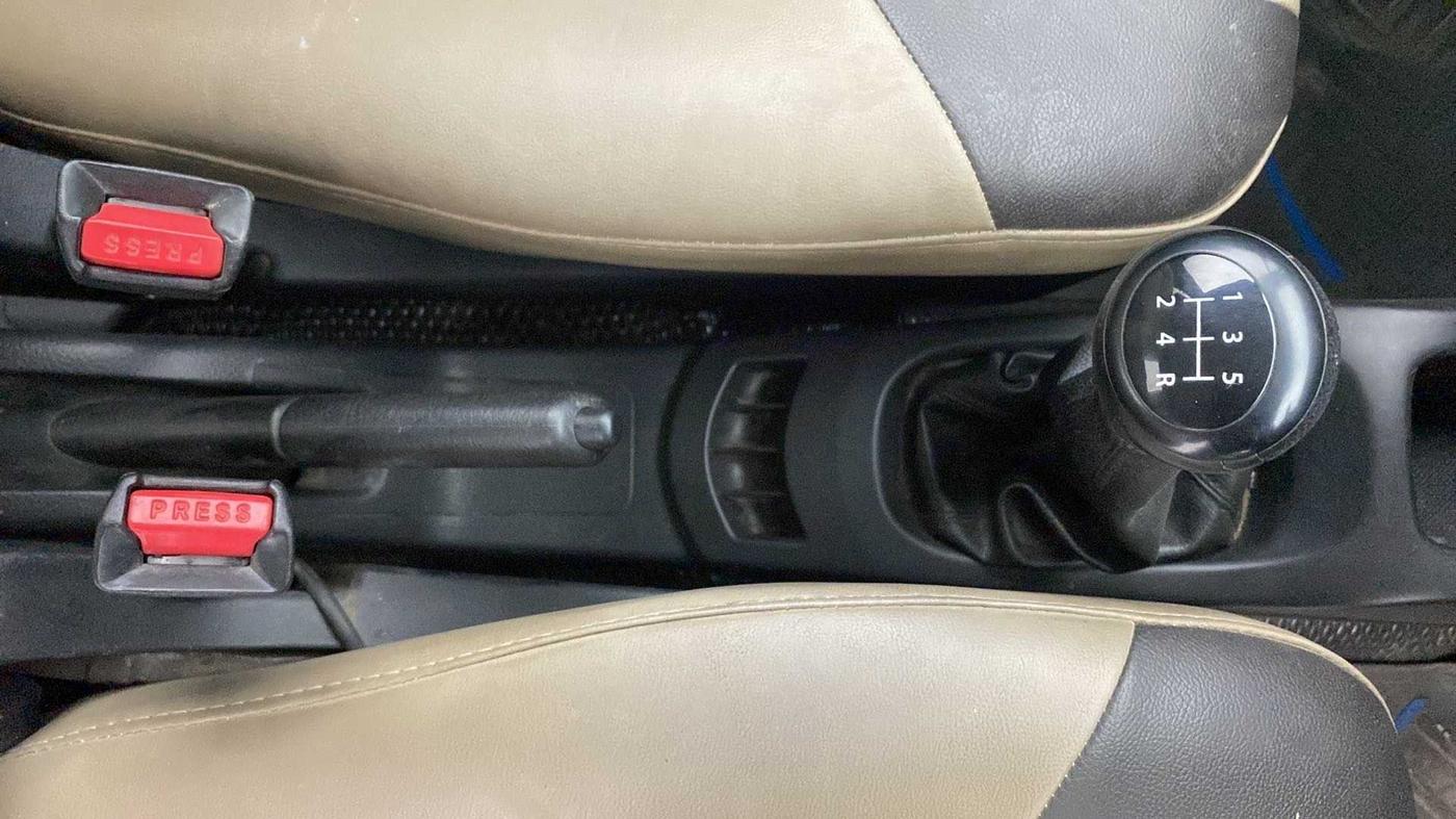 2013 Maruti Wagon R 1.0 LXI, Petrol, Manual, 51,088 km, Gear Lever