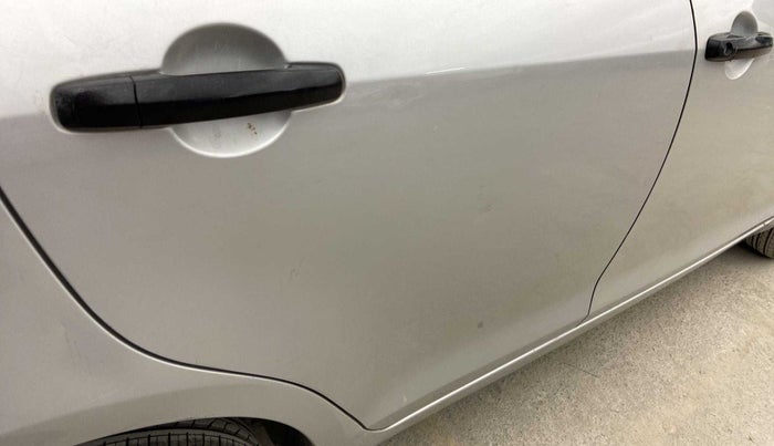 2013 Maruti Swift LXI, Petrol, Manual, 61,671 km, Right rear door - Slightly dented