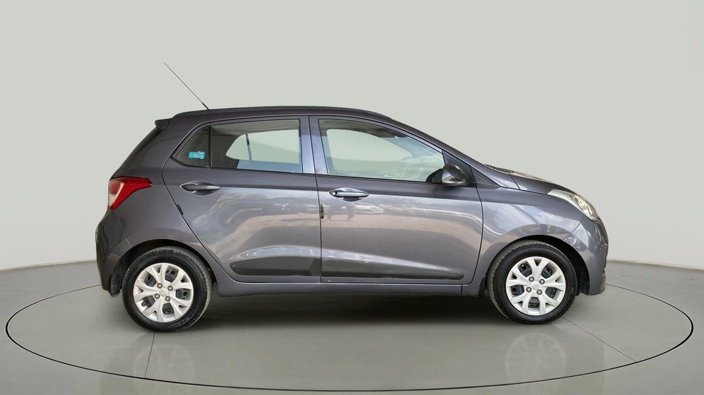 2015 Hyundai Grand i10 SPORTZ 1.2 KAPPA VTVT, Petrol, Manual, 32,135 km, Right Side View