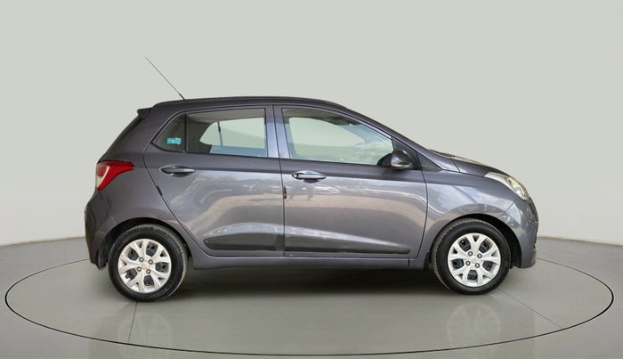 2015 Hyundai Grand i10 SPORTZ 1.2 KAPPA VTVT, Petrol, Manual, 32,135 km, Right Side View