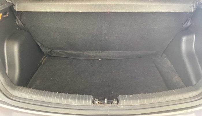 2015 Hyundai Grand i10 SPORTZ 1.2 KAPPA VTVT, Petrol, Manual, 32,135 km, Boot Inside