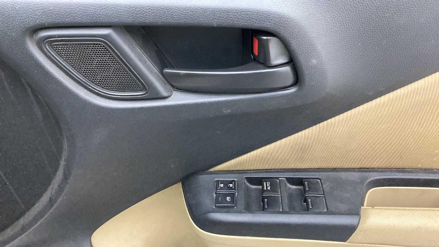 2015 Honda City 1.5L I-VTEC SV, CNG, Manual, 78,247 km, Driver Side Door Panels Control