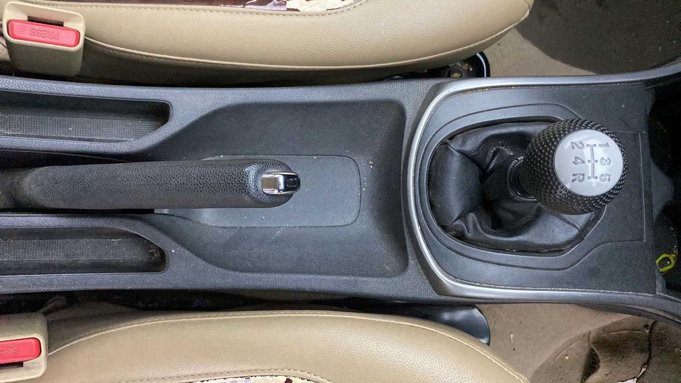 2015 Honda City 1.5L I-VTEC SV, CNG, Manual, 78,247 km, Gear Lever