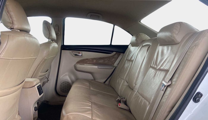 2017 Maruti Ciaz VDI+ SHVS, Diesel, Manual, 1,06,775 km, Right Side Rear Door Cabin