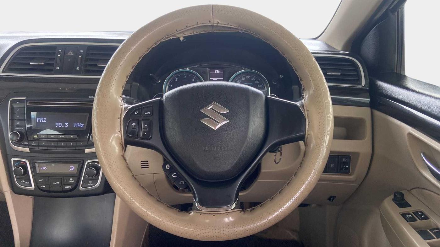 2017 Maruti Ciaz VDI+ SHVS, Diesel, Manual, 1,06,775 km, Steering Wheel Close Up