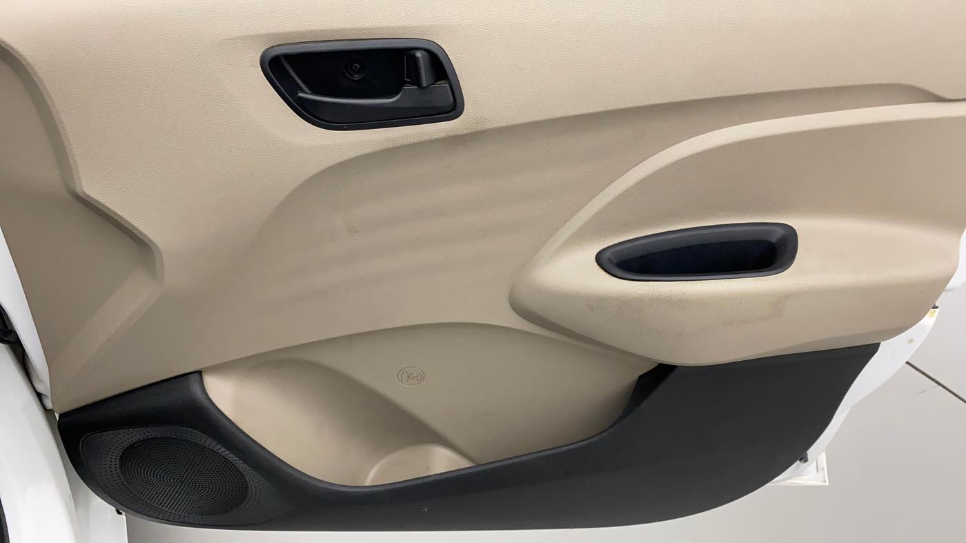 2020 Hyundai NEW SANTRO SPORTZ EXECUTIVE MT CNG, CNG, Manual, 65,837 km, Driver Side Door Panels Control