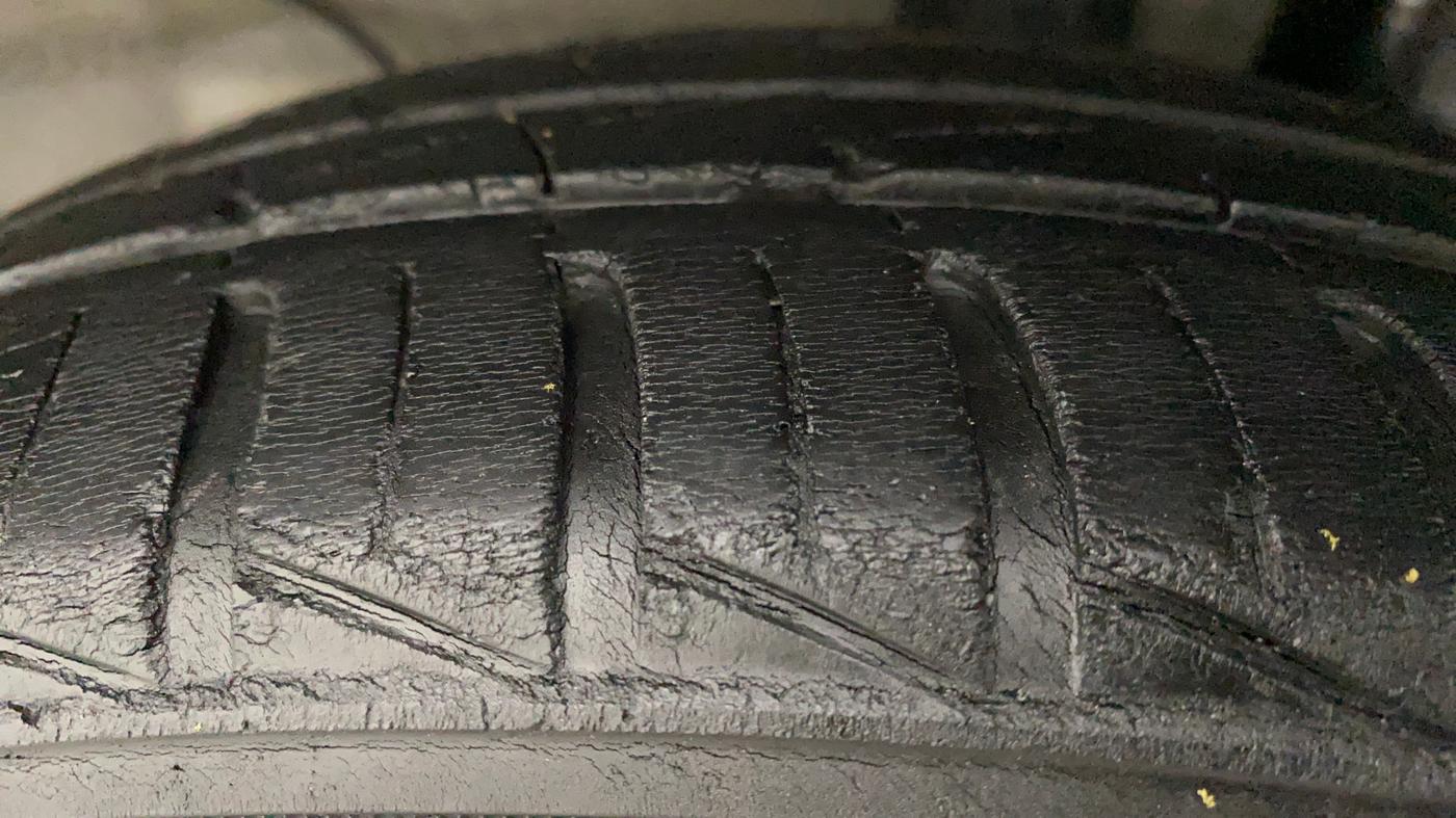 2020 Hyundai NEW SANTRO SPORTZ EXECUTIVE MT CNG, CNG, Manual, 65,837 km, Left Rear Tyre Tread