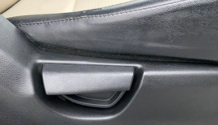 2020 Hyundai NEW SANTRO SPORTZ EXECUTIVE MT CNG, CNG, Manual, 65,837 km, Driver Side Adjustment Panel