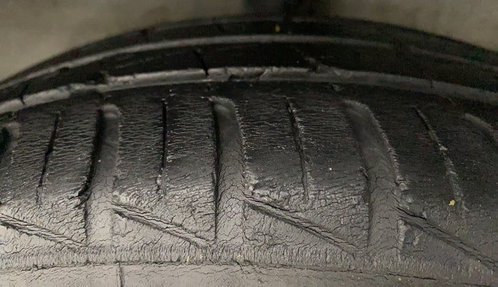 2020 Hyundai NEW SANTRO SPORTZ EXECUTIVE MT CNG, CNG, Manual, 65,837 km, Right Rear Tyre Tread
