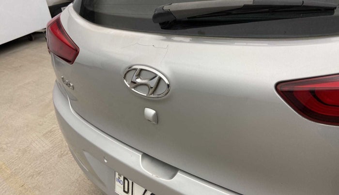 2014 Hyundai Elite i20 ASTA 1.2, Petrol, Manual, 68,876 km, Dicky (Boot door) - Slightly dented