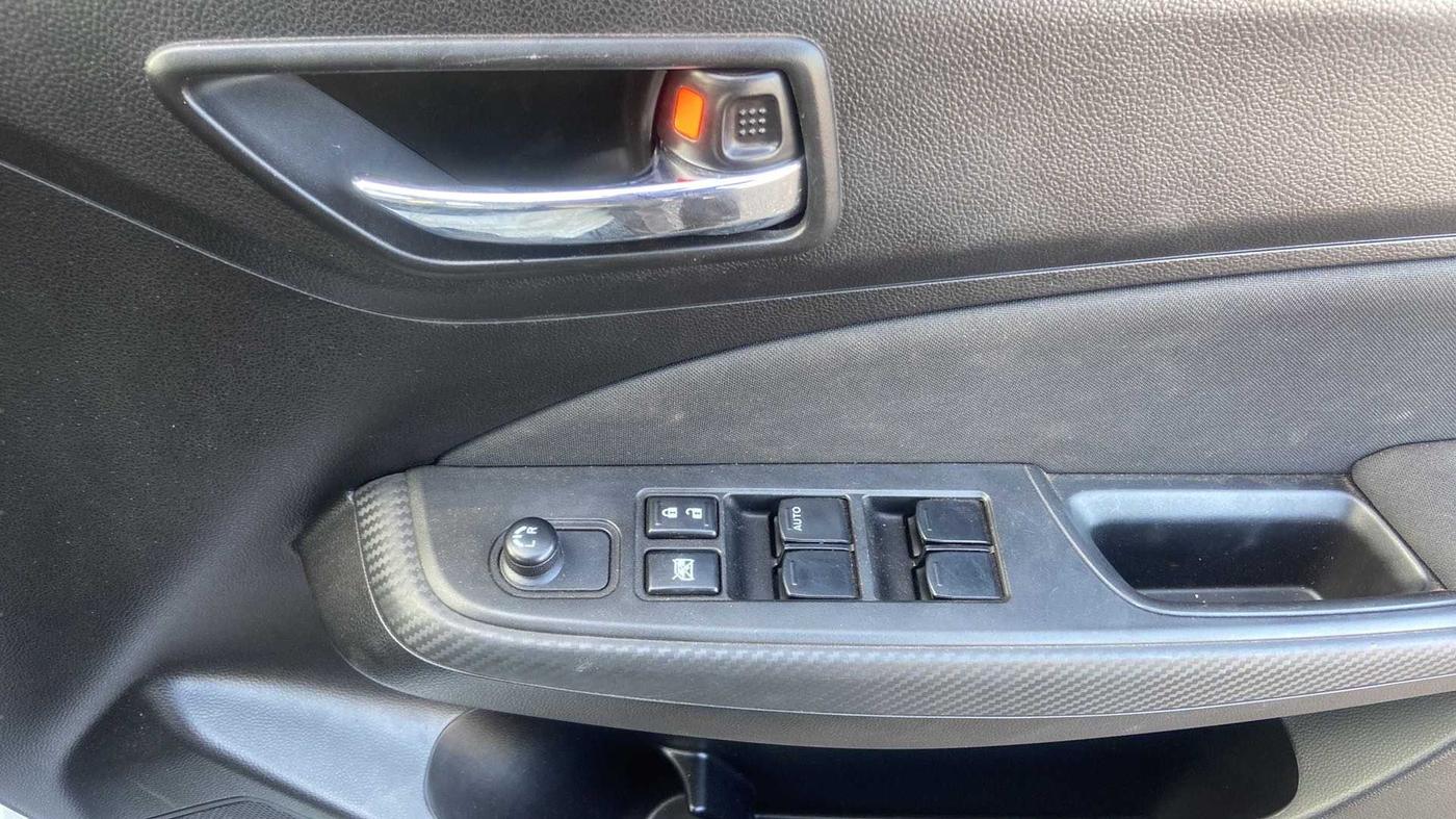 2021 Maruti Swift VXI, Petrol, Manual, 2,987 km, Driver Side Door Panels Control