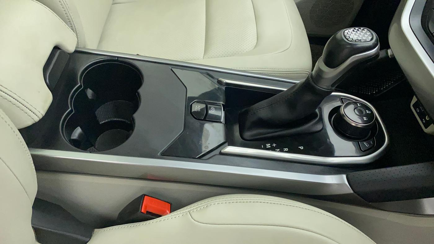2021 Tata Safari XZA PLUS 6S, Diesel, Automatic, 35,477 km, Gear Lever