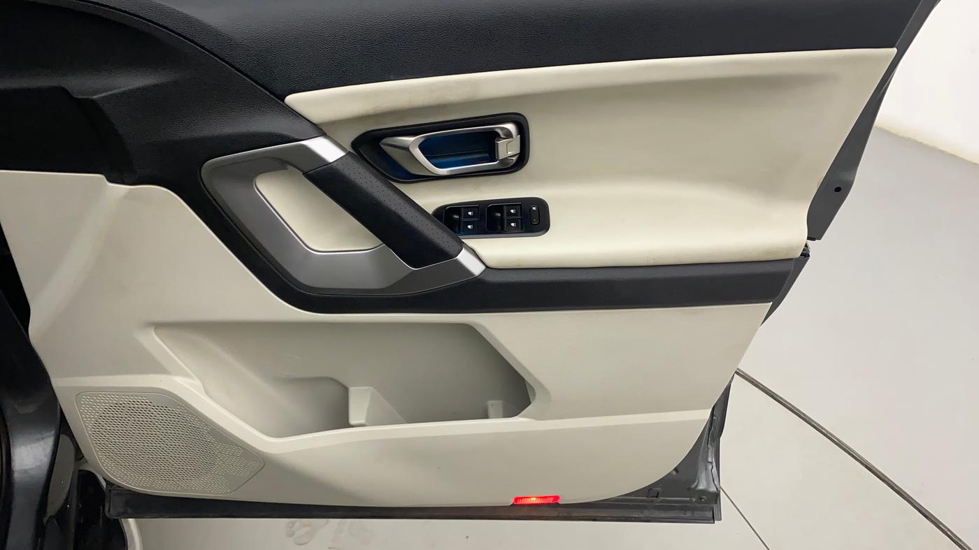 2021 Tata Safari XZA PLUS 6S, Diesel, Automatic, 35,477 km, Driver Side Door Panels Control