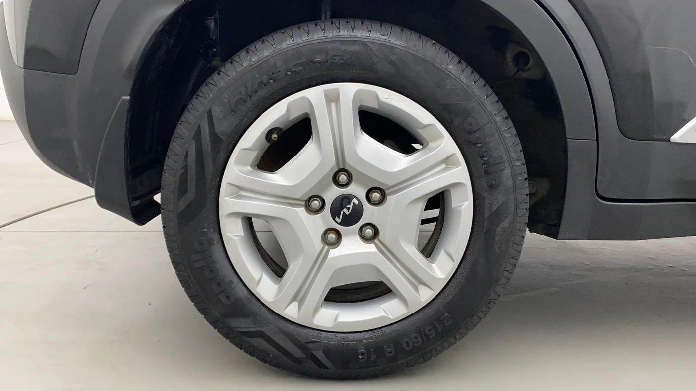 2022 KIA SONET HTK PLUS 1.0 IMT, Petrol, Manual, 7,671 km, Right Rear Wheel
