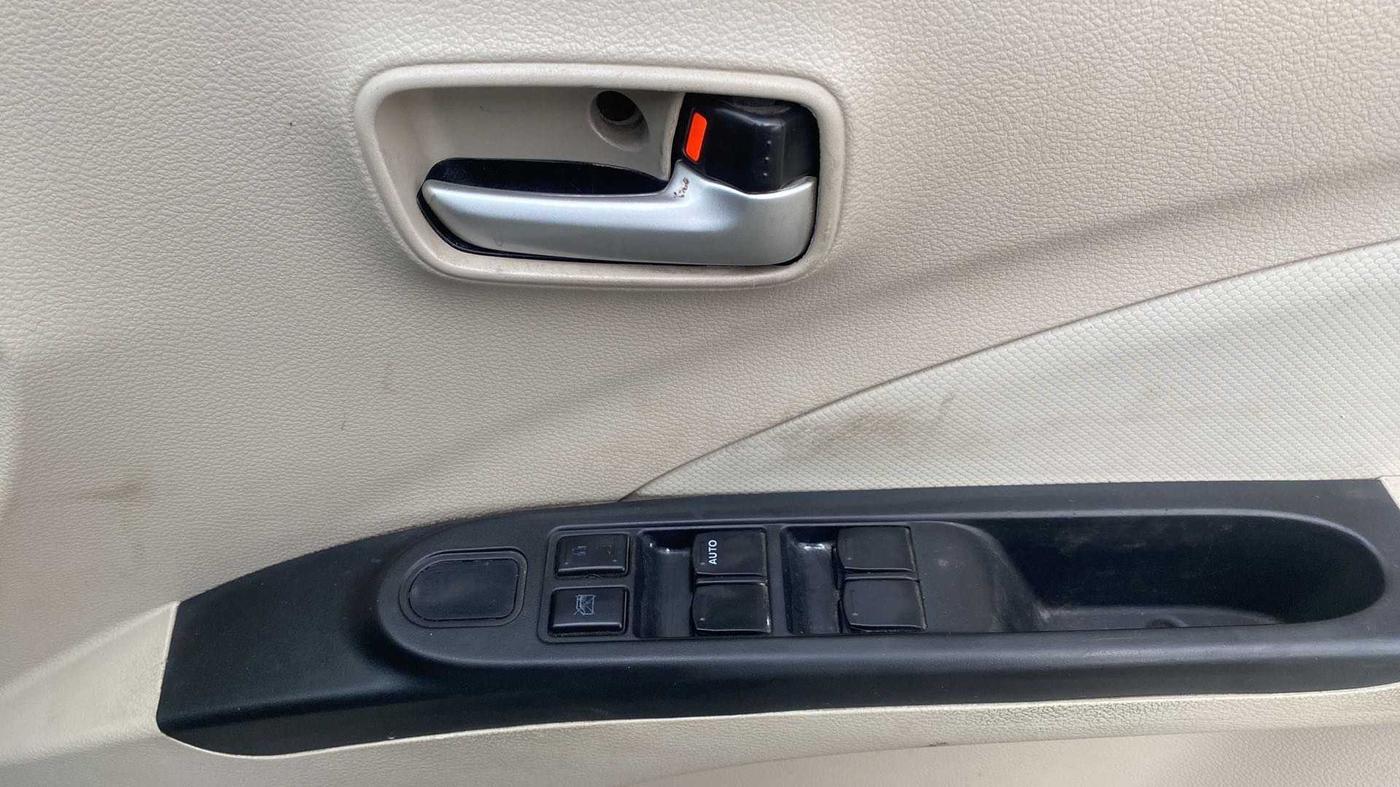 2018 Maruti Celerio VXI, Petrol, Manual, 62,155 km, Driver Side Door Panels Control