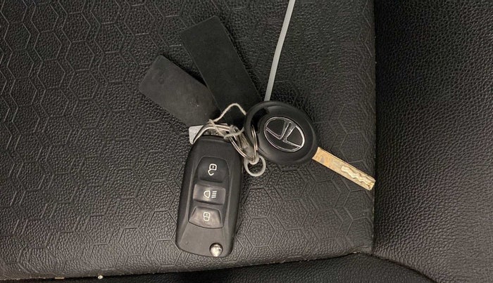 2022 Tata Tiago XZ PLUS CNG, CNG, Manual, 22,213 km, Key Close Up