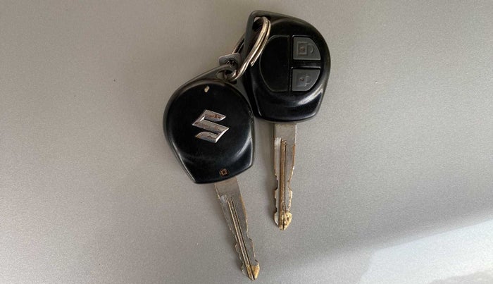 2012 Maruti Swift ZXI, Petrol, Manual, 48,782 km, Key Close Up