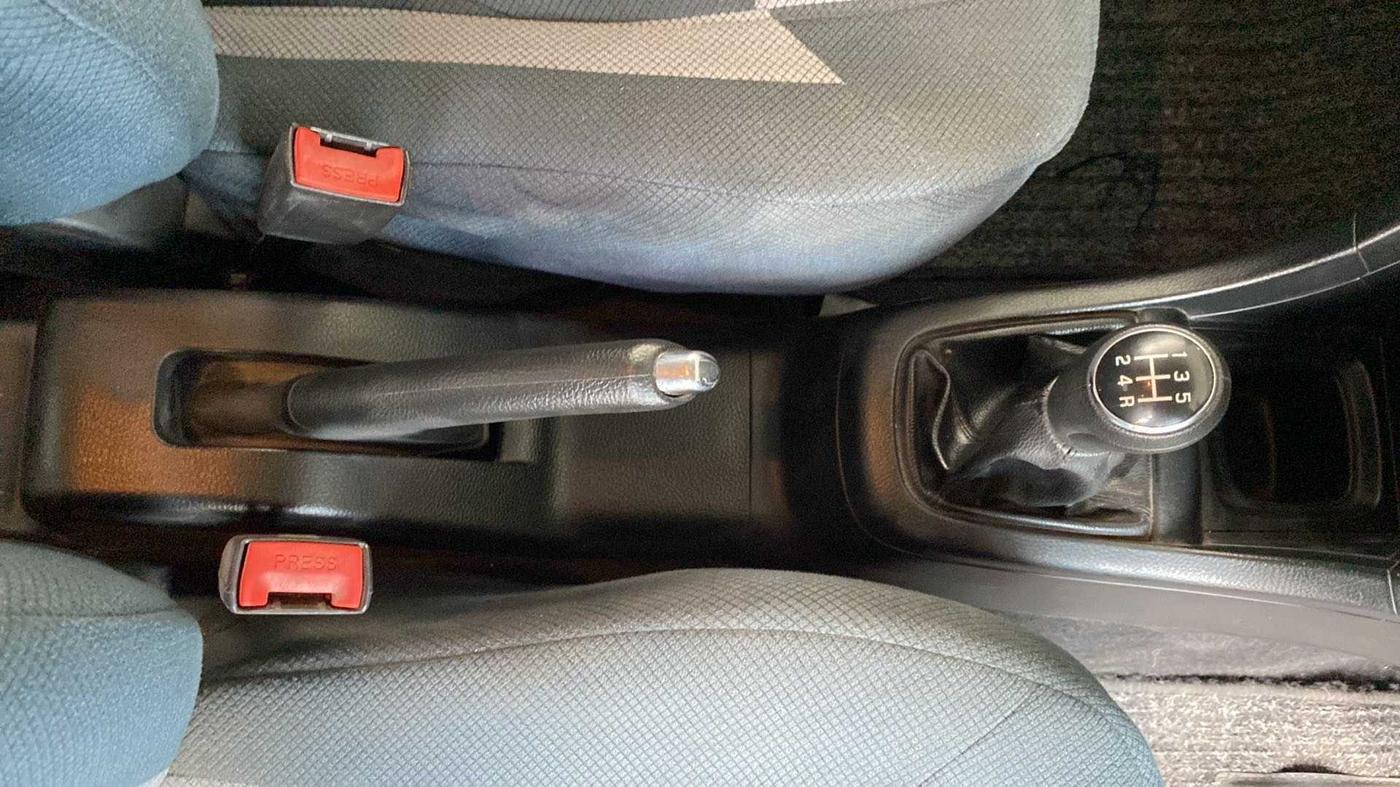 2012 Maruti Swift ZXI, Petrol, Manual, 48,782 km, Gear Lever