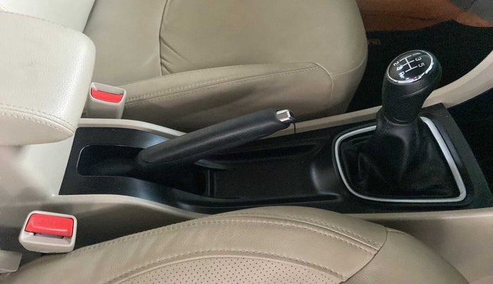 2019 Maruti Ciaz ALPHA 1.5 SHVS PETROL, Petrol, Manual, 30,808 km, Gear Lever