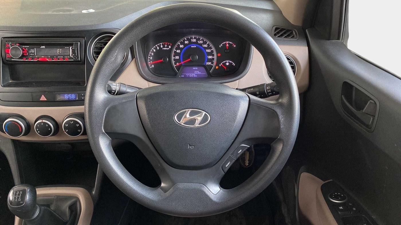 2015 Hyundai Grand i10 MAGNA 1.2 KAPPA VTVT, Petrol, Manual, 77,439 km, Steering Wheel Close Up