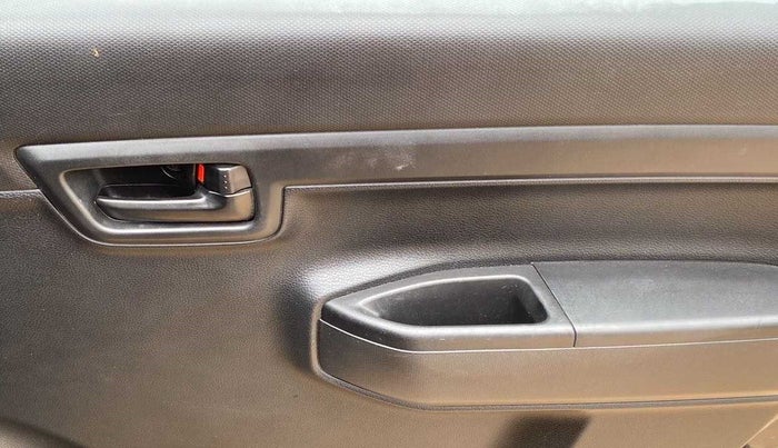 2020 Maruti S PRESSO VXI PLUS AMT, Petrol, Automatic, 26,958 km, Driver Side Door Panels Control