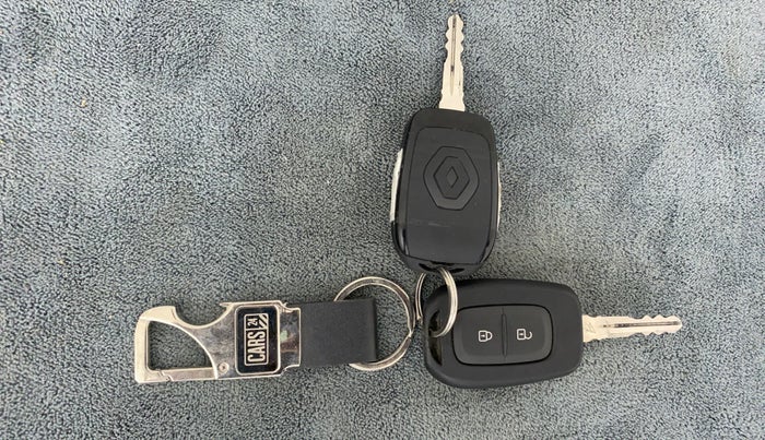 2022 Renault TRIBER RXT, Petrol, Manual, 7,176 km, Key Close Up
