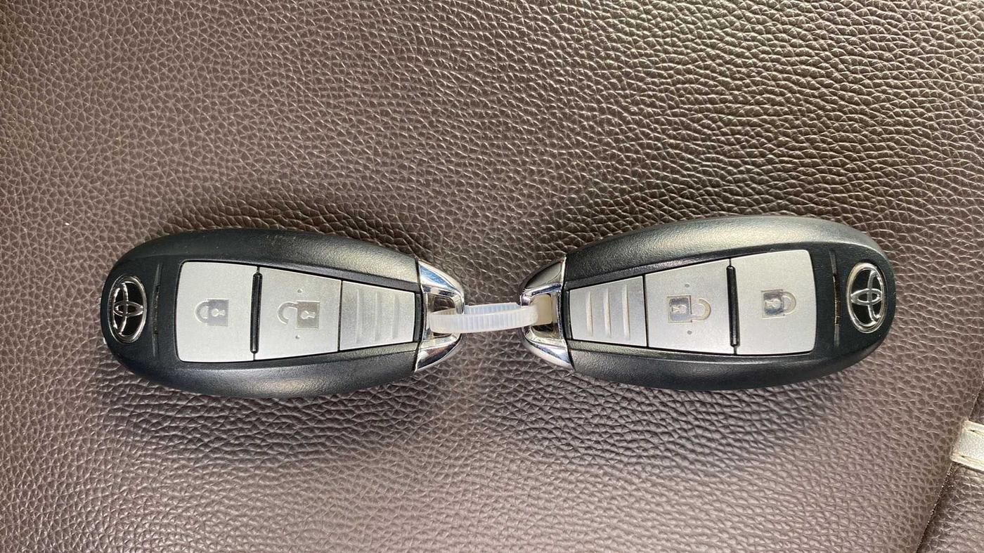 2021 Toyota URBAN CRUISER PREMIUM GRADE MT DUAL TONE, Petrol, Manual, 14,232 km, Key Close Up