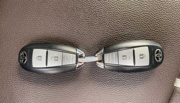 2021 Toyota URBAN CRUISER PREMIUM GRADE MT DUAL TONE, Petrol, Manual, 14,232 km, Key Close Up