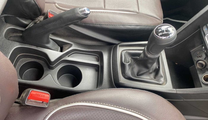 2021 Toyota URBAN CRUISER PREMIUM GRADE MT DUAL TONE, Petrol, Manual, 14,232 km, Gear Lever