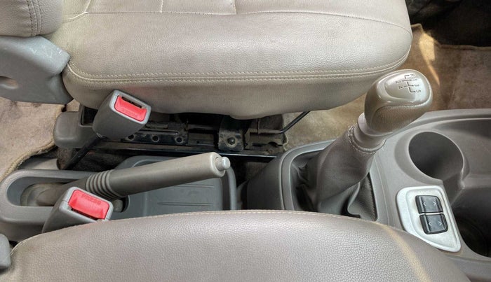 2017 Datsun Redi Go T (O), Petrol, Manual, 75,320 km, Gear Lever