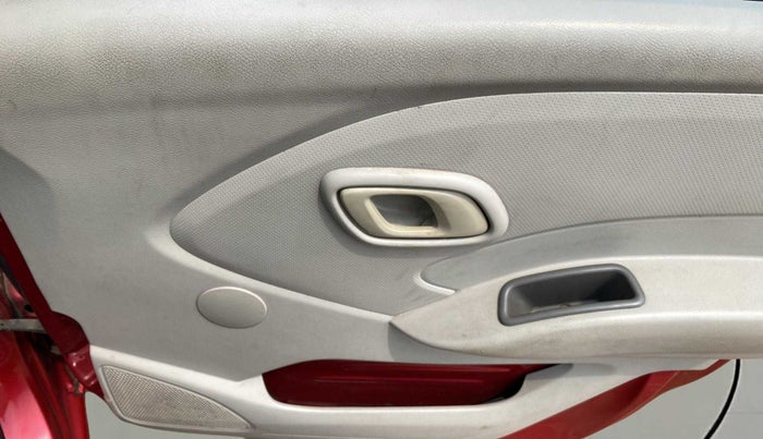 2017 Datsun Redi Go T (O), Petrol, Manual, 75,320 km, Driver Side Door Panels Control