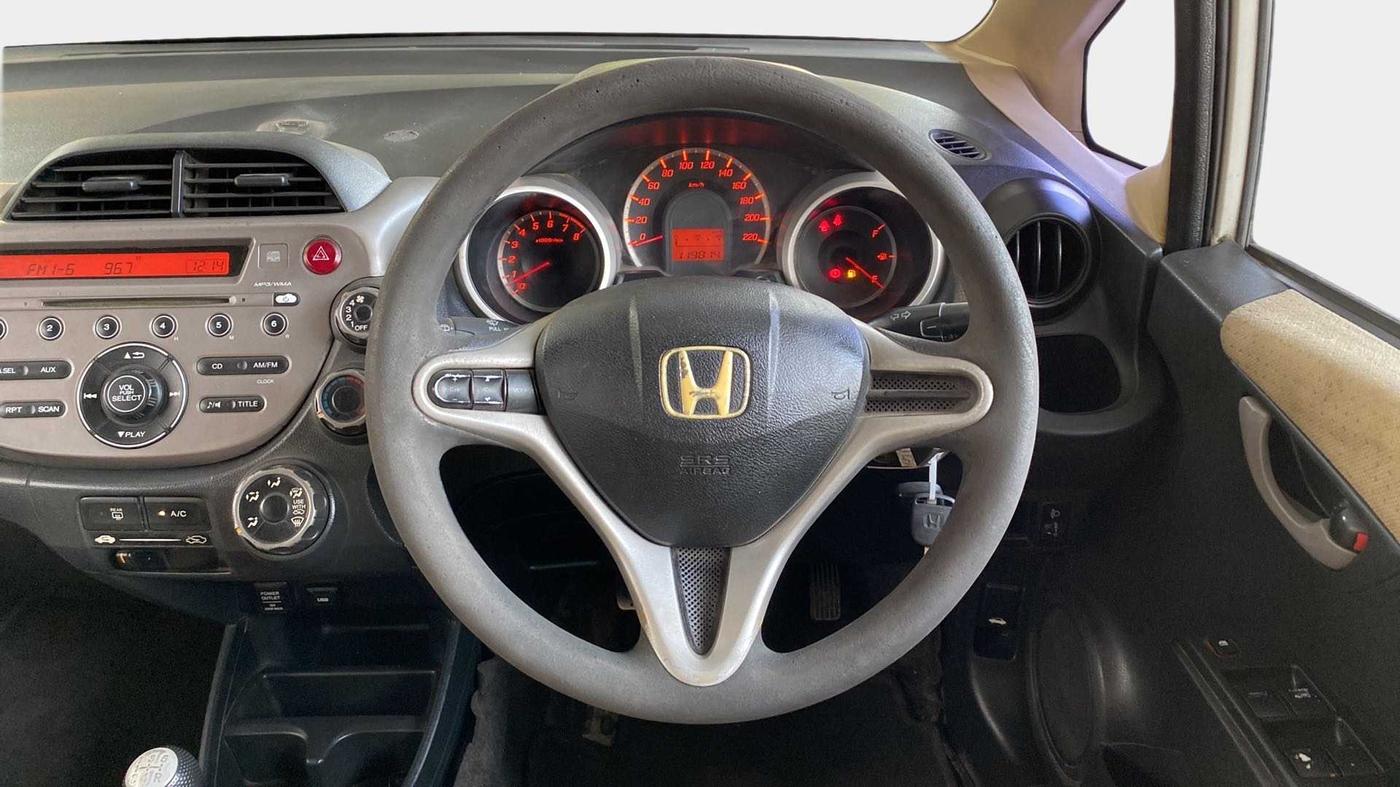 2011 Honda Jazz 1.2 L I-VTEC SELECT, Petrol, Manual, 1,19,987 km, Steering Wheel Close Up