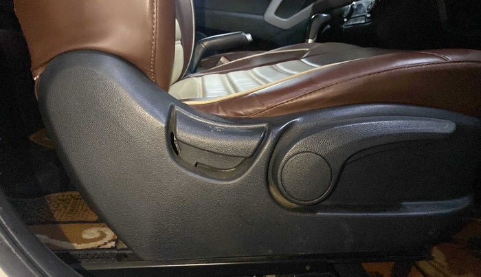 2018 Hyundai Creta SX PLUS AT 1.6 PETROL, Petrol, Automatic, 44,001 km, Driver Side Adjustment Panel