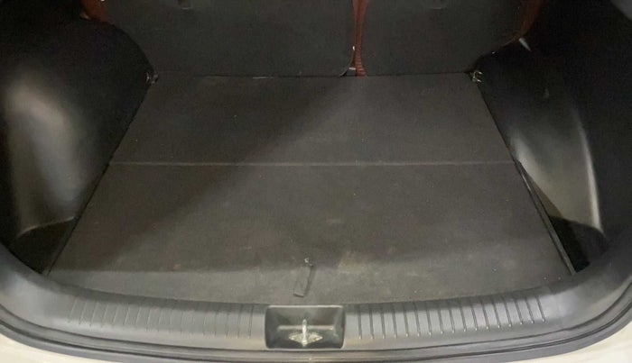 2018 Hyundai Creta SX PLUS AT 1.6 PETROL, Petrol, Automatic, 44,001 km, Boot Inside