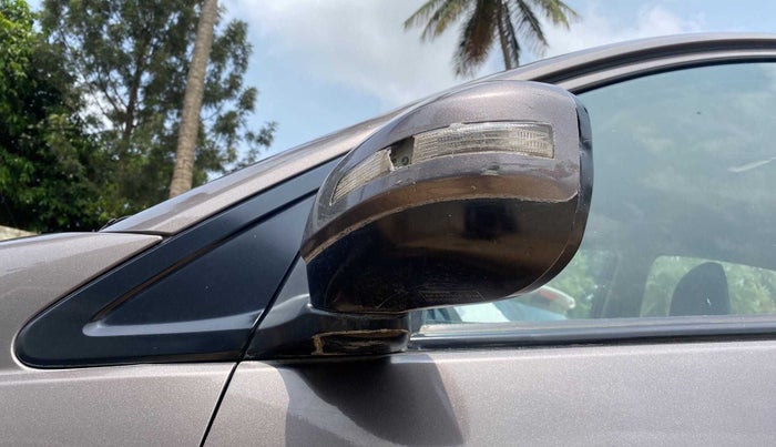 2013 Honda Amaze 1.2L I-VTEC VX, Petrol, Manual, 43,884 km, Left rear-view mirror - Indicator light has minor damage