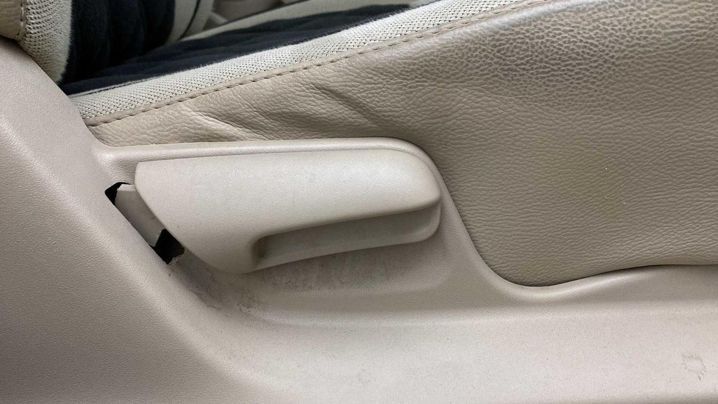 2013 Maruti Swift Dzire VDI, Diesel, Manual, 82,281 km, Driver Side Adjustment Panel