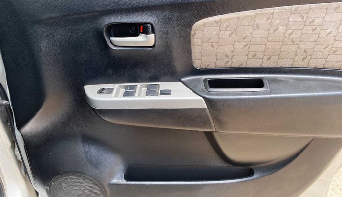 2013 Maruti Wagon R 1.0 VXI, Petrol, Manual, 76,286 km, Driver Side Door Panels Control