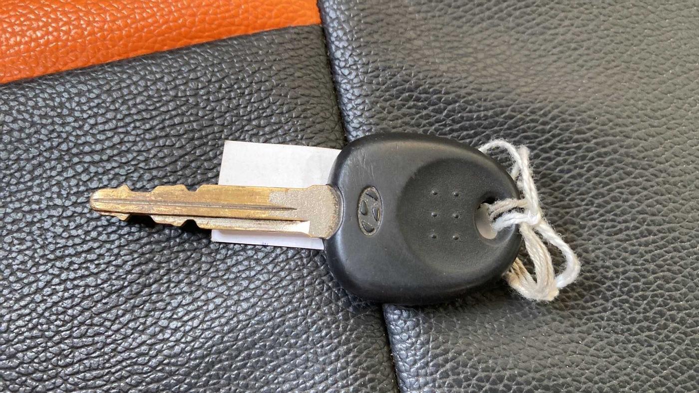 2018 Hyundai NEW SANTRO MAGNA, Petrol, Manual, 35,003 km, Key Close Up