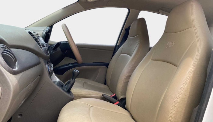 2016 Hyundai i10 SPORTZ 1.1, Petrol, Manual, 16,798 km, Right Side Front Door Cabin