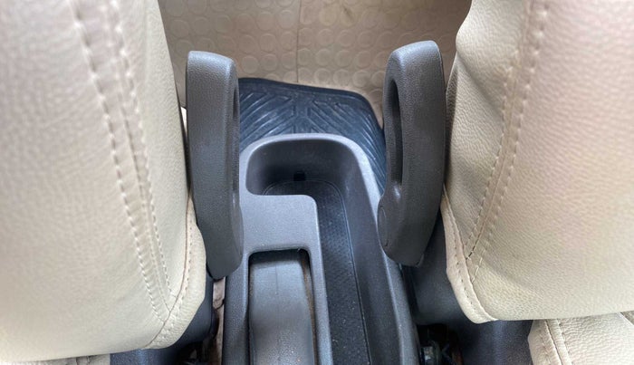 2016 Hyundai i10 SPORTZ 1.1, Petrol, Manual, 16,798 km, Driver Side Adjustment Panel