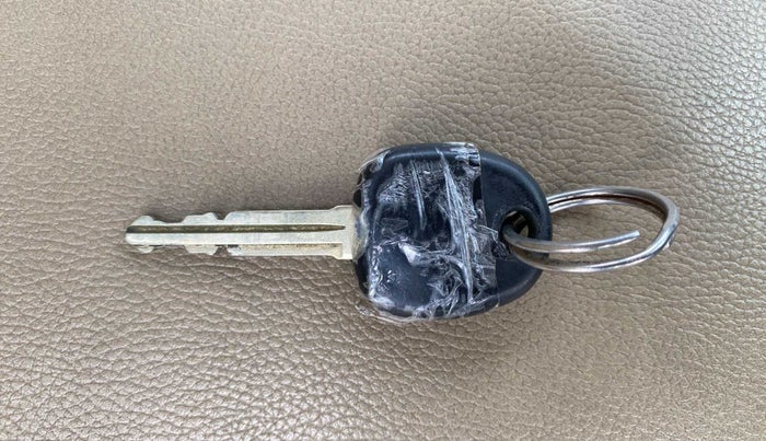 2016 Hyundai i10 SPORTZ 1.1, Petrol, Manual, 16,798 km, Key Close Up