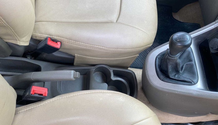 2016 Hyundai i10 SPORTZ 1.1, Petrol, Manual, 16,798 km, Gear Lever